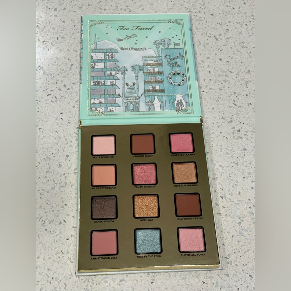 TOO FACED limited edition Christmas in LA eye shadow pallet